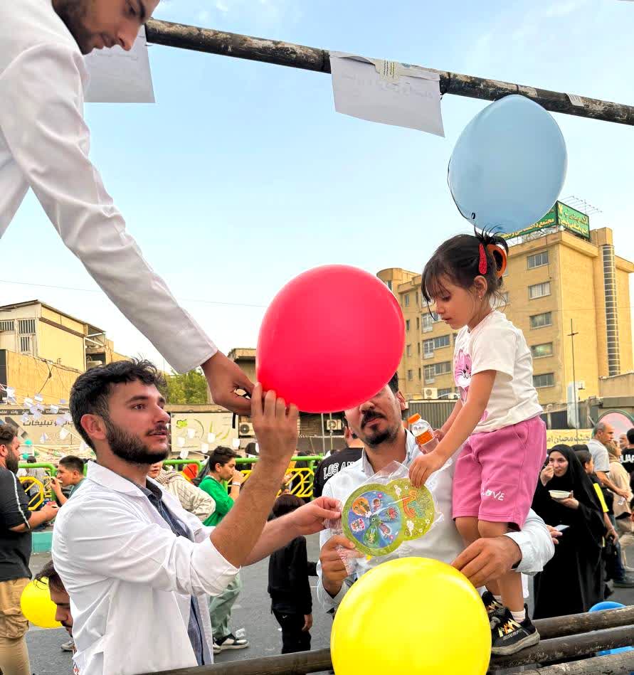  موکب‌های چهارگانه دانشجویان با چاشنی سلامت و جهاد تبیین در میهمانی ۱۰ کیلومتری غدی