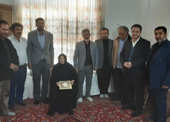 دیدار  اعضای  جهاددانشگاهی لرستان با خانواده معزز شهید فرهاد خورشیدی 
